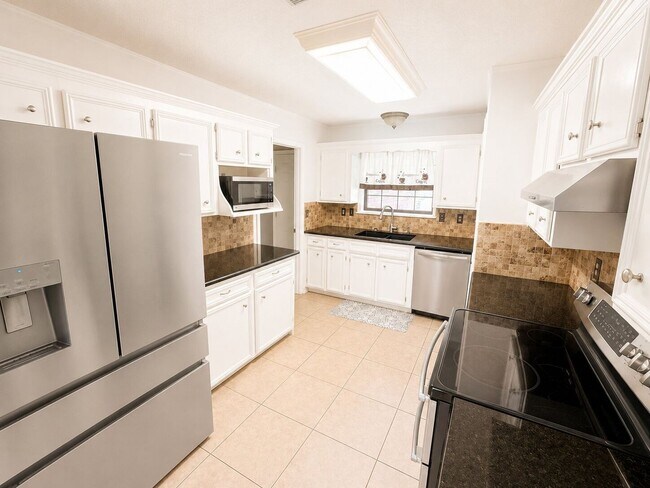 Foto del edificio - Greenacres Subdivision!