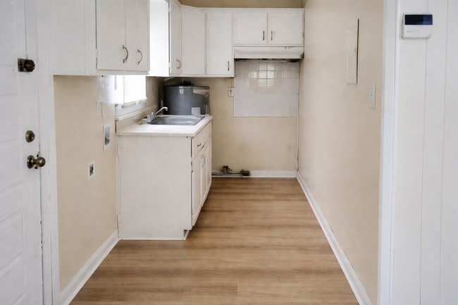 Building Photo - 5752 Deborah Dr