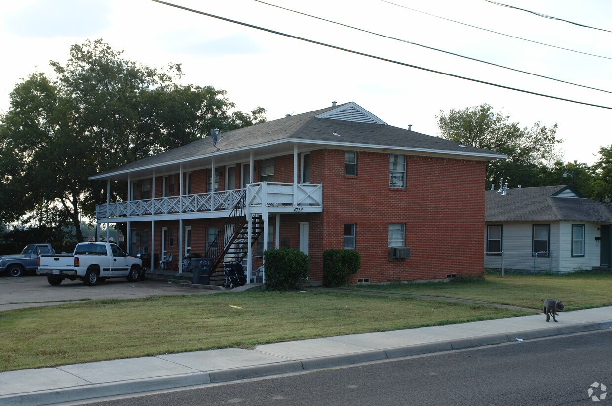 Foto principal - 4734 Hamilton Ave