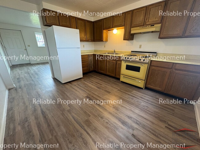 Building Photo - 1158 John Adams Pky