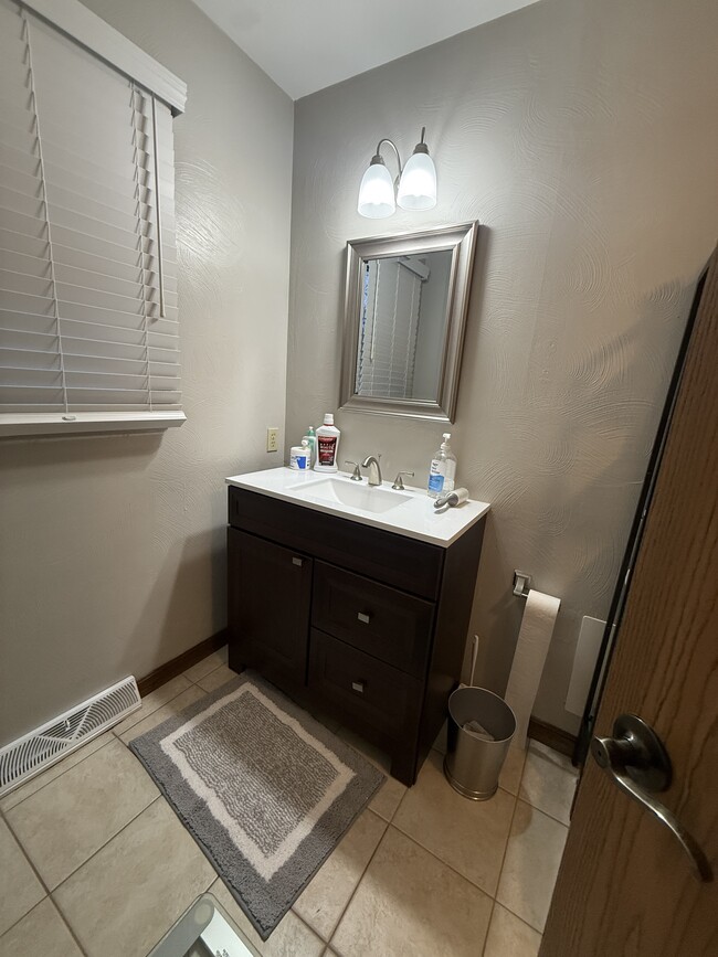 Building Photo - 4714 Oakland St