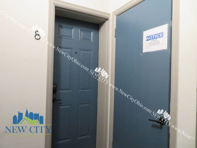 Foto del edificio - Newly Renovated Apartment Building