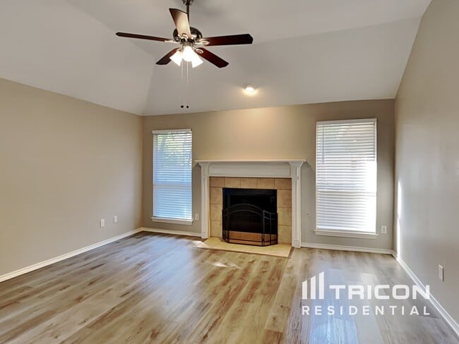 Foto del edificio - 352 N Beltwoods Dr