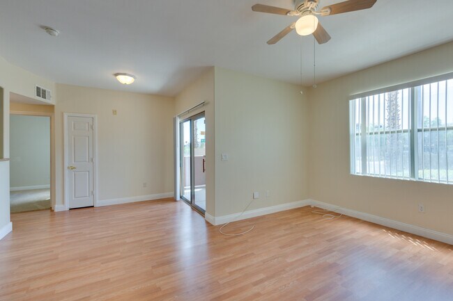Building Photo - 8000 Badura Ave
