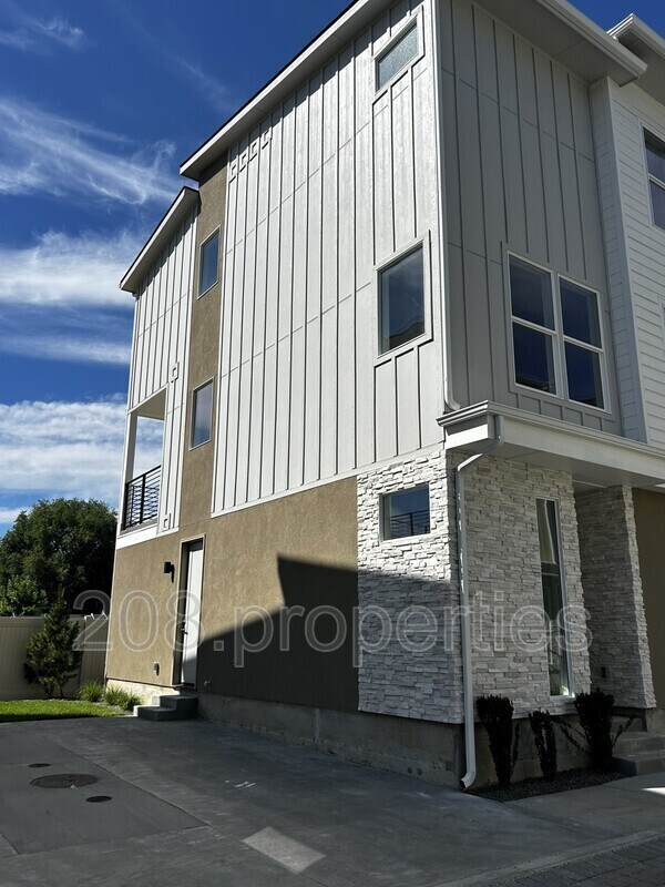 Foto del edificio - 508 E Violets Cove Lane