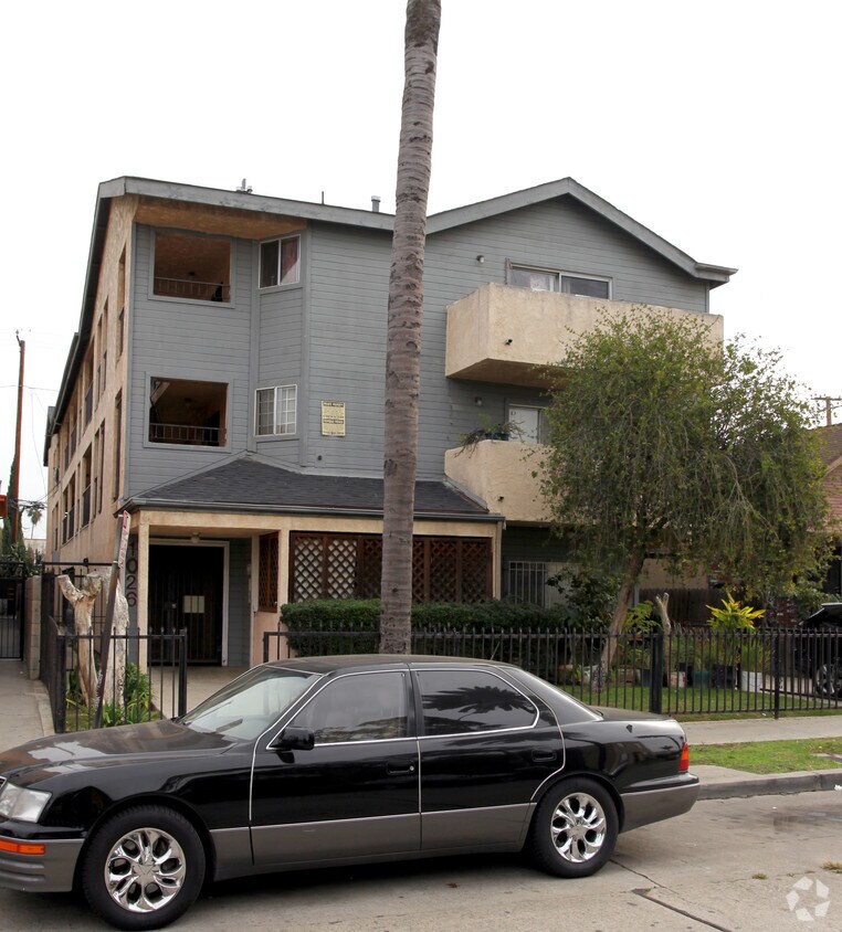 Building Photo - 1026 Saint Louis Ave
