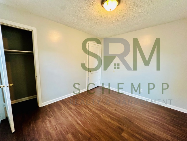 Building Photo - 2BR off Taylor Blvd with open floor plan *$400 off 1st months rent*