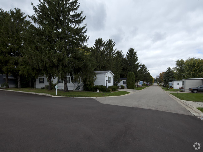 Foto del edificio - Rainbow Lake Manor