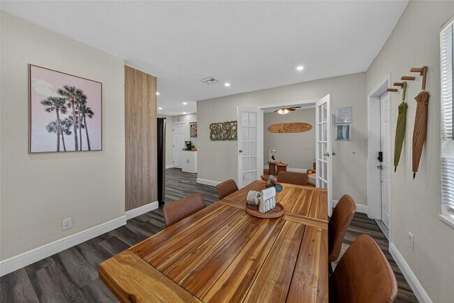 Foto del edificio - 540 NE 59th Ct