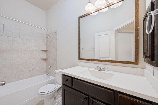 Building Photo - Beautiful 2-Bedroom + Study Home in the Highly Desirable Viridian Community!