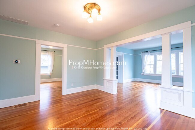 Foto del edificio - Spacious Two Bedroom Duplex In The Heart O...