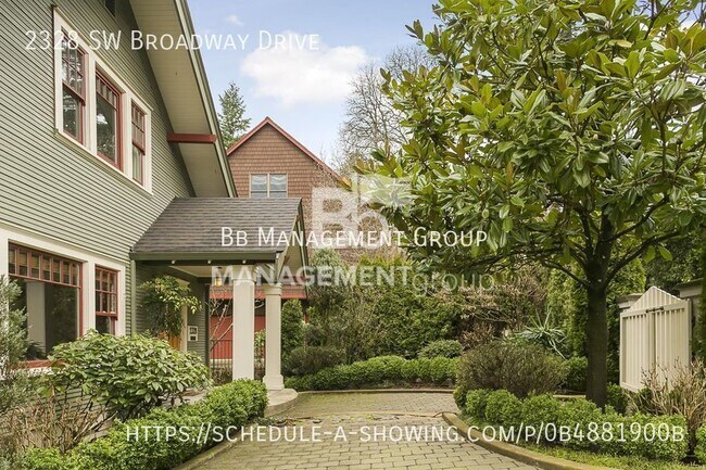 Foto del edificio - Stunning Historic Bungalow Just Minutes Fr...