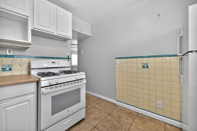 Building Photo - 2802 Digby Ave