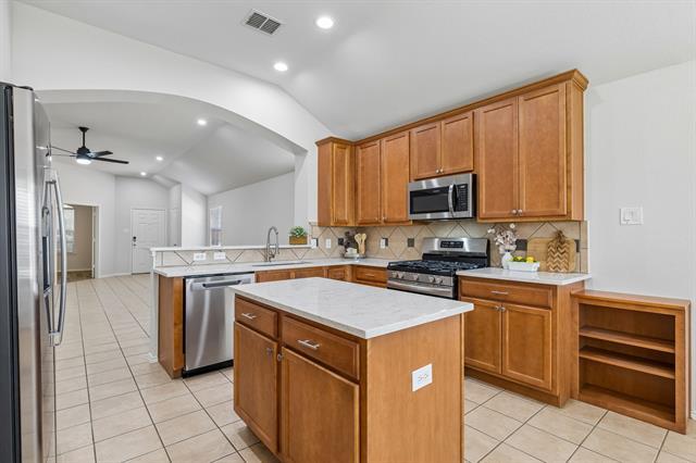 Building Photo - 15456 Adlong Dr