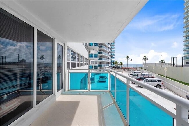 Building Photo - 3430 Galt Ocean Dr