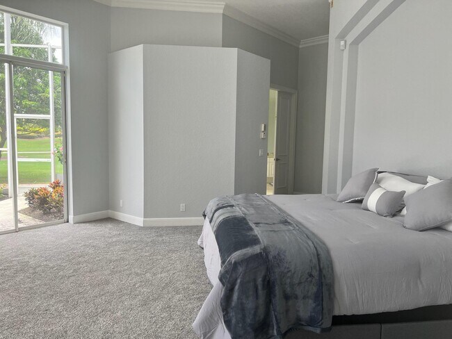 Foto del edificio - 1133 Crystal Dr