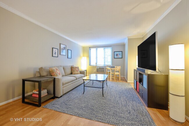 Foto del edificio - 435 W Oakdale Ave