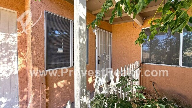 Foto del edificio - 12982 Mohawk Rd
