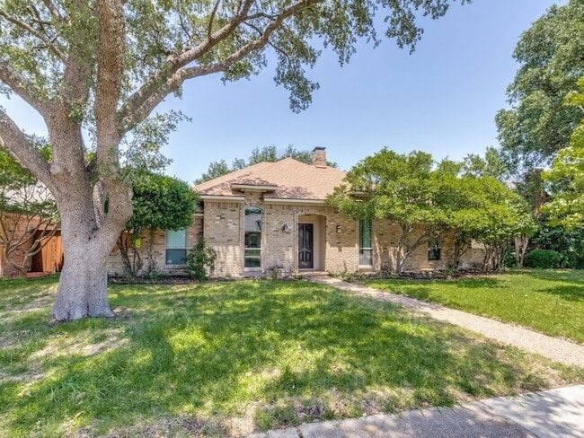 Building Photo - 207 Hemlock Dr