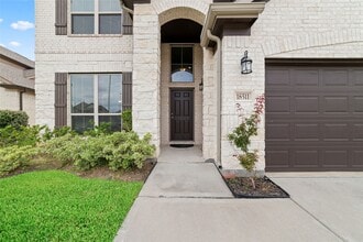 Building Photo - 18511 Grand Spanish Oak Ct