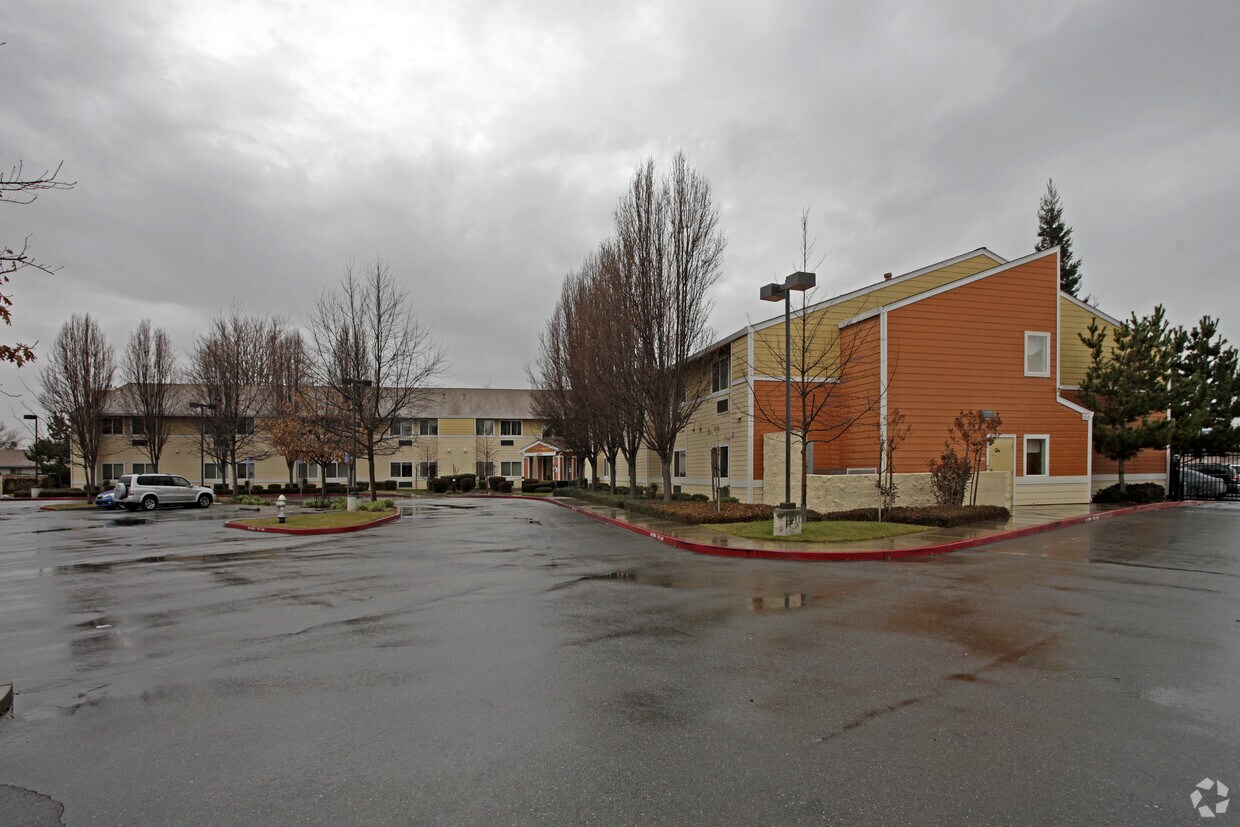 Primary Photo - Eskaton Natomas Manor