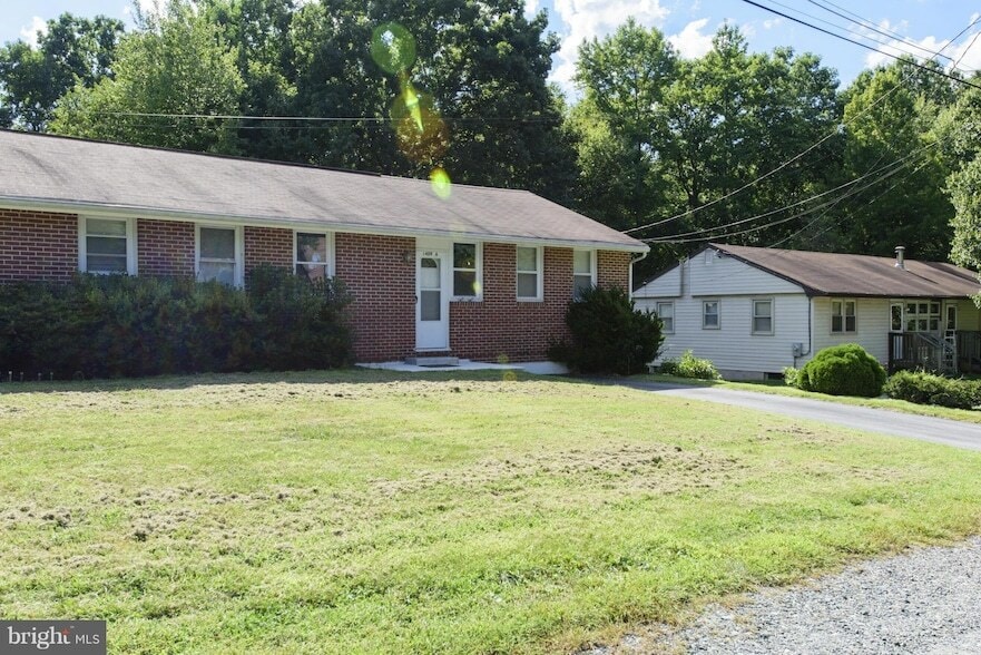 Building Photo - 1409 Peverly Rd