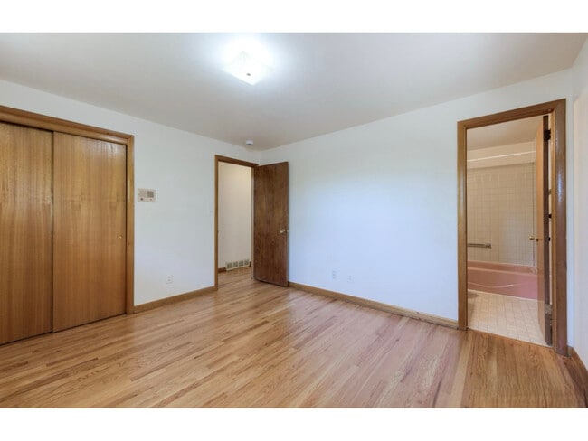 Foto del edificio - 8240 Tennyson St