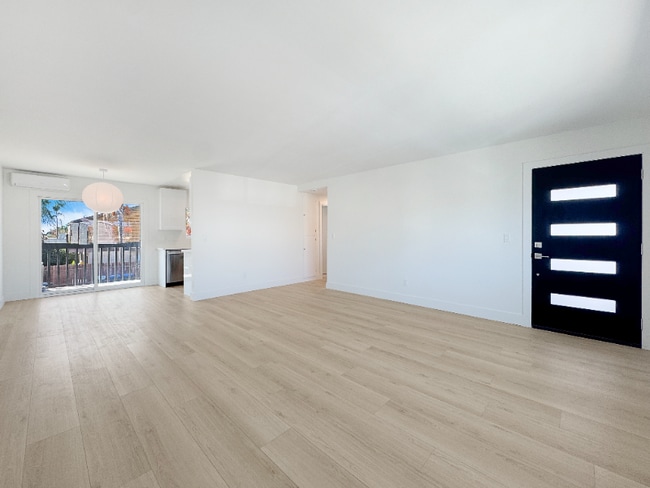 Photo - 776 W Wilson St Apartment