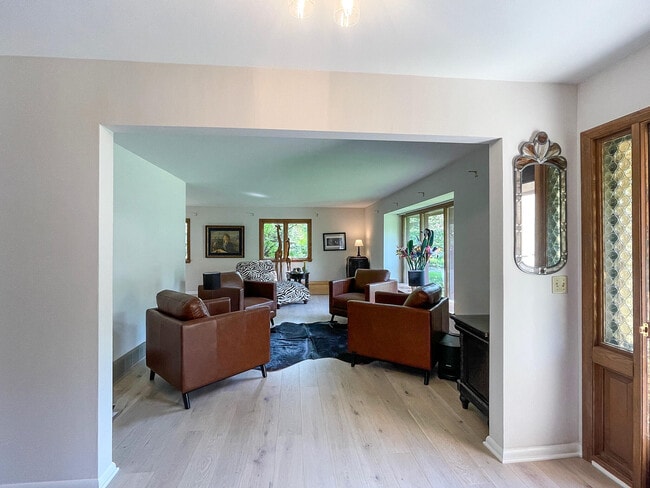 Building Photo - 6211 Fisher Ln