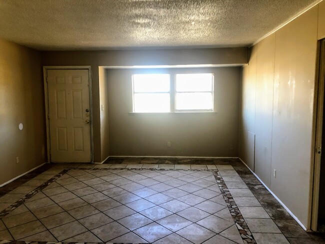 Foto del edificio - 2827 Oak Dr
