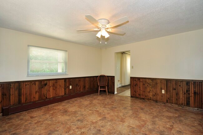 Building Photo - 2234 McKees Rocks Rd