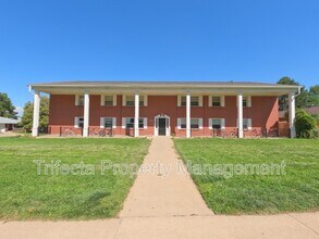 Building Photo - 1100 Hays St