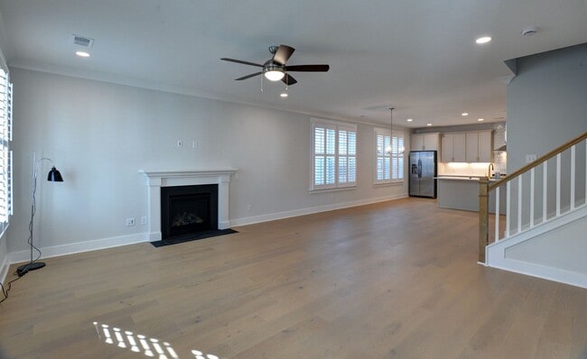 Building Photo - 4 Bedroom 3.5 Bath House in Twin Lakes - Johns Island