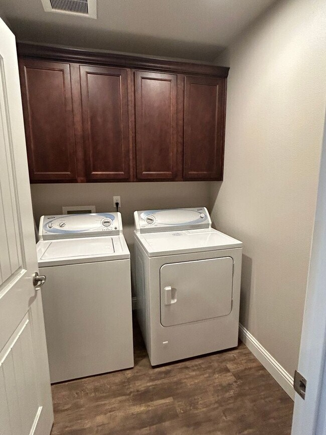 Foto del edificio - 2601 Sapphire Ln