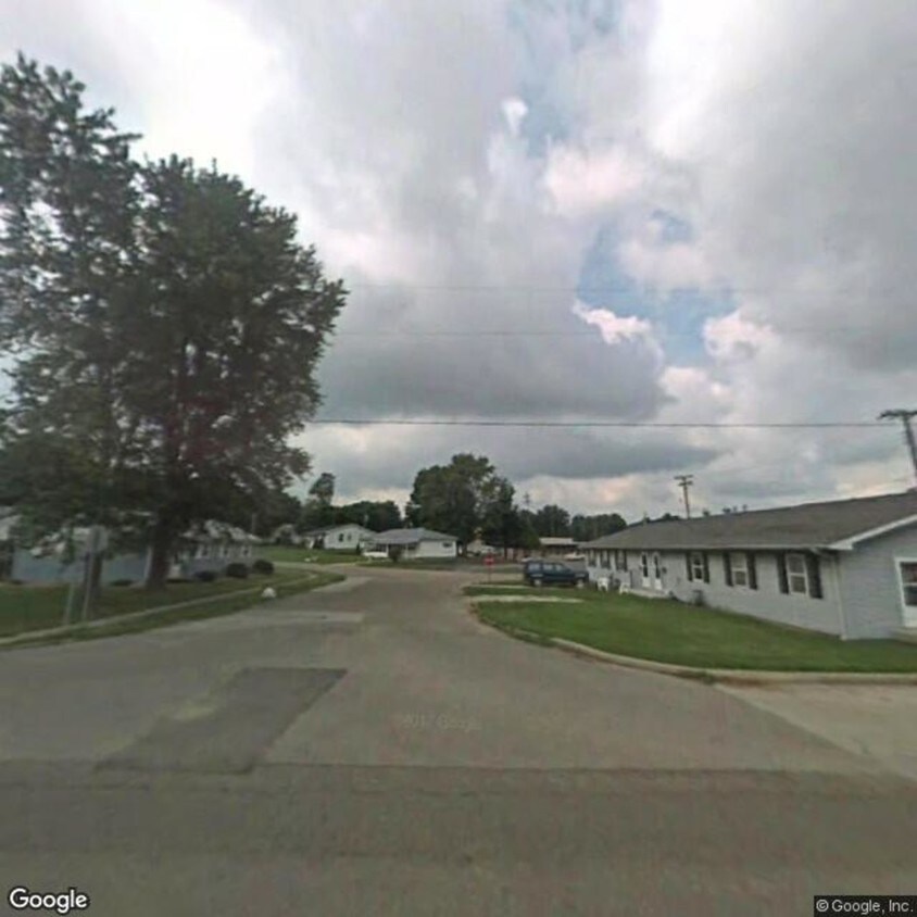 Primary Photo - 100 Suzie Ln
