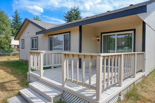 Foto del edificio - Three Bedroom Home in Hayden
