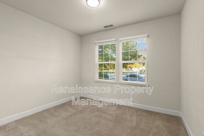 Foto del edificio - 638 W Gravino Dr