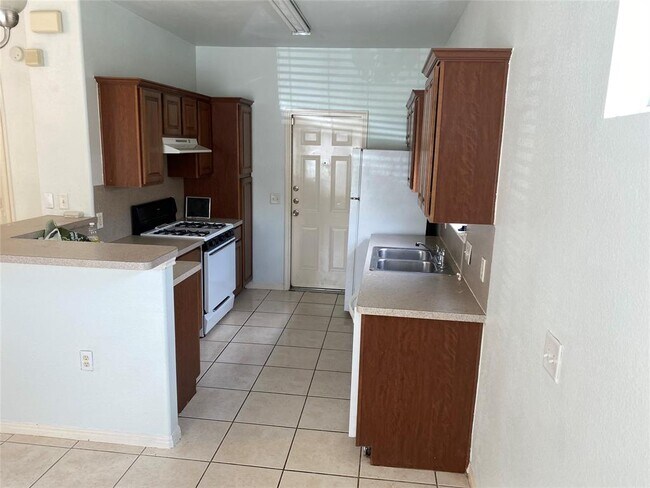 Foto del edificio - 6906 Bethune Ave