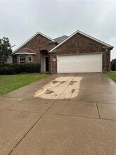 Building Photo - 109 Fallen Rock Dr