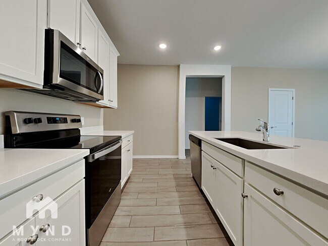 Foto del edificio - 1066 S 151st Ln