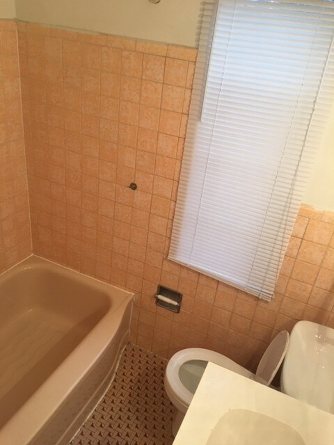 Building Photo - Ottawa Park 1 Bedroom Apartment!!!!