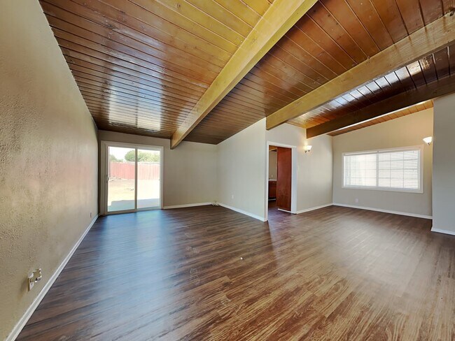 Building Photo - 1704 Manor Cir