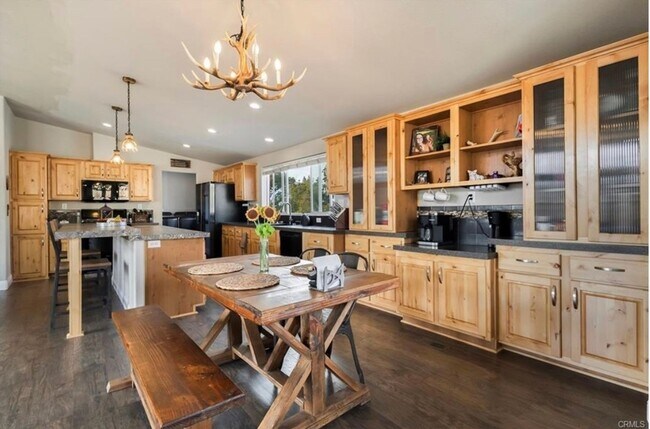 Foto del edificio - 918 Deer Creek Ln