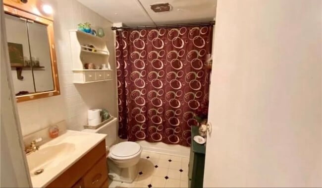 Building Photo - 148 Pine Tree Path