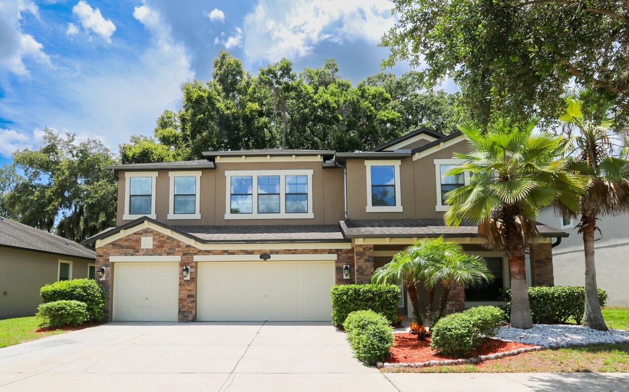 Primary Photo - Gorgeous 5-bedroom, 4-bathroom, 3-car gara...