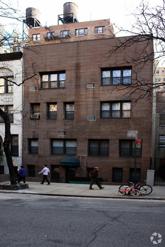 Building Photo - 261 W 71st St