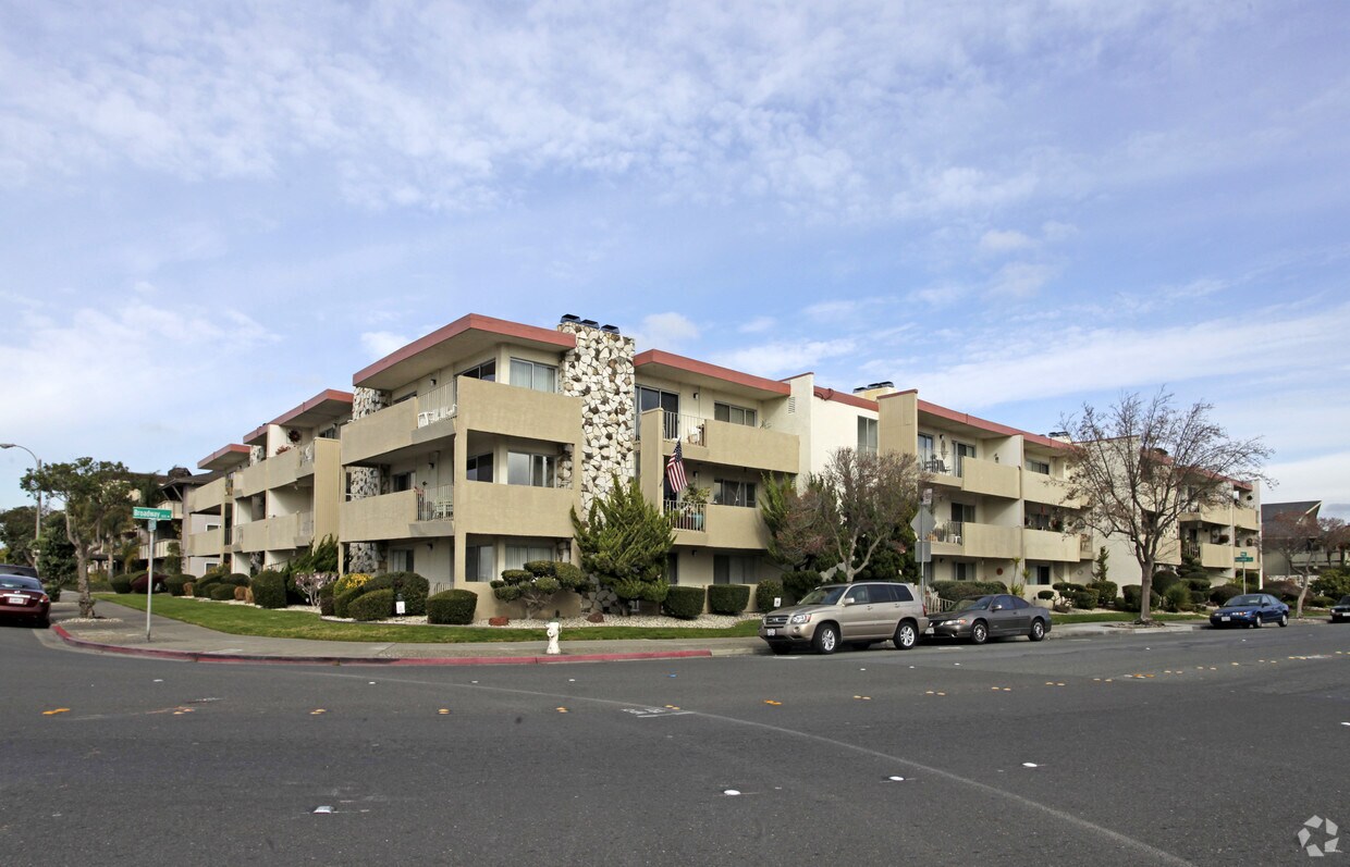 Primary Photo - 301 Broadway