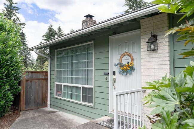 Building Photo - 7218 151st Ave NE