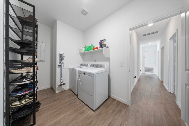 Foto del edificio - 21126 Coral Blossom Ln