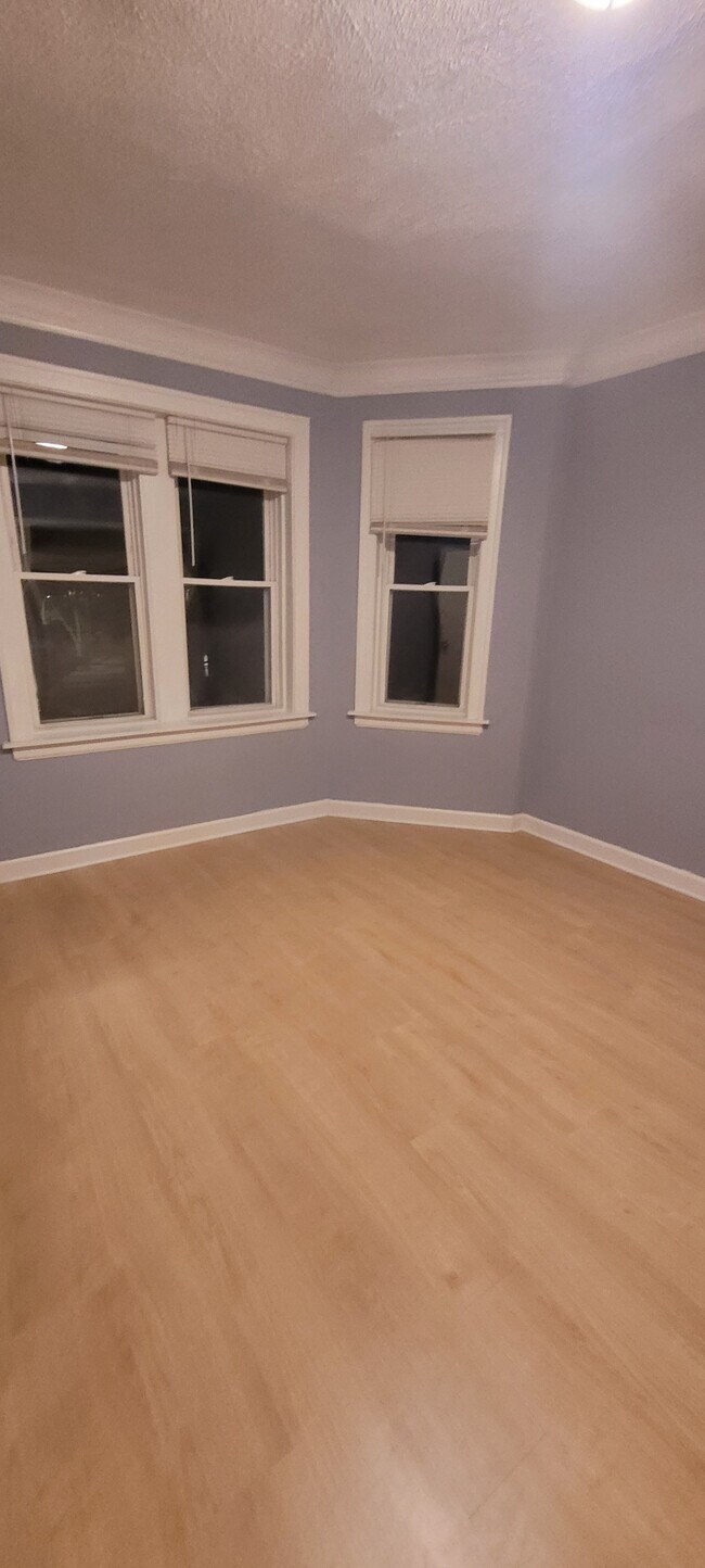 Dormitorio 1 - 915 W 95th St